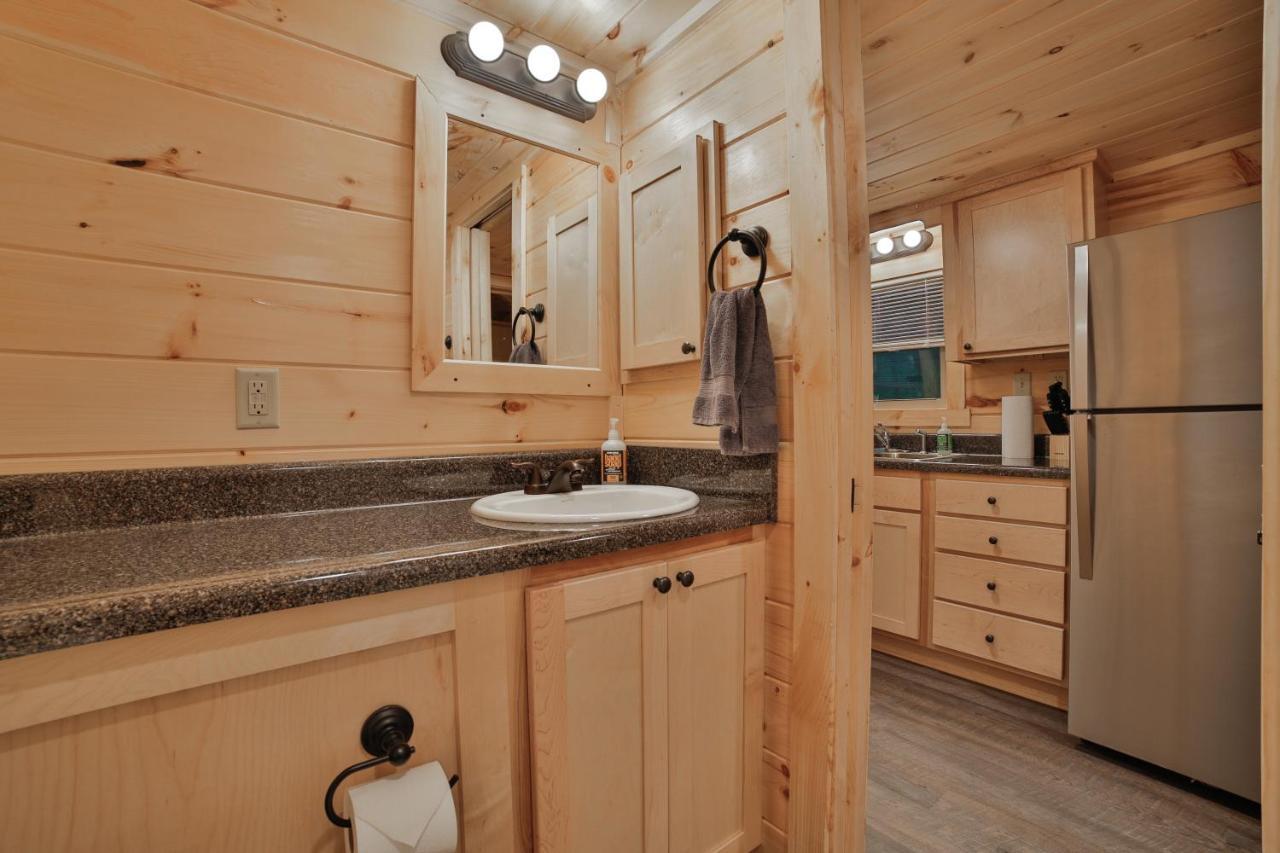 Ernie Cabin Wauhatchie Woodlands Tiny Cabin Чатануга Екстериор снимка